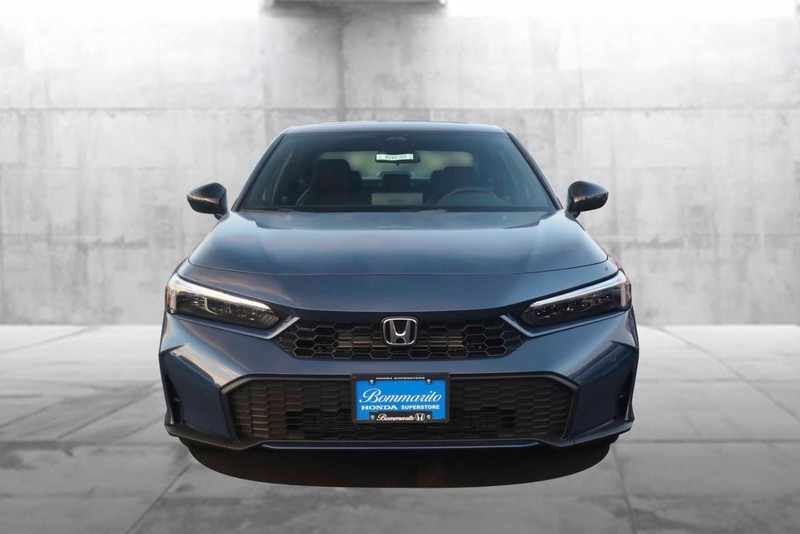 Honda Civic Sedan Hybrid Vehicle Full-screen Gallery Image 3