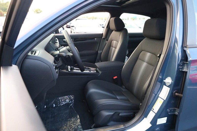 Honda Civic Sedan Hybrid Vehicle Full-screen Gallery Image 7