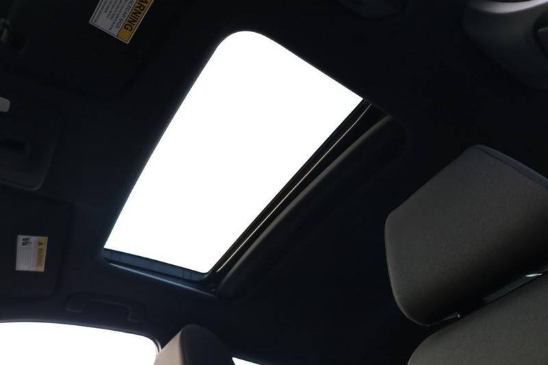 Honda Civic Sedan Hybrid Vehicle Full-screen Gallery Image 8