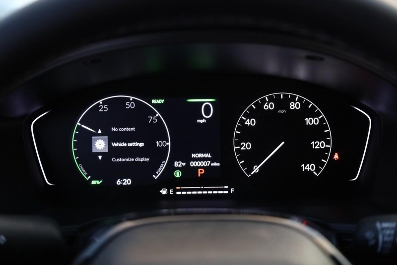 Honda Civic Sedan Hybrid Vehicle Full-screen Gallery Image 10