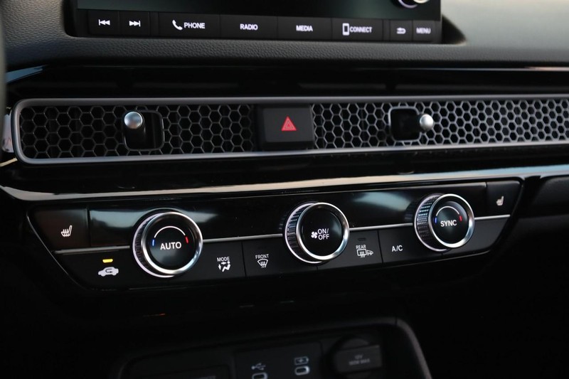 Honda Civic Sedan Hybrid Vehicle Full-screen Gallery Image 13