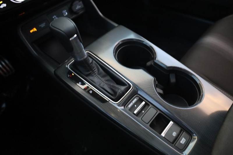 Honda Civic Sedan Hybrid Vehicle Full-screen Gallery Image 15