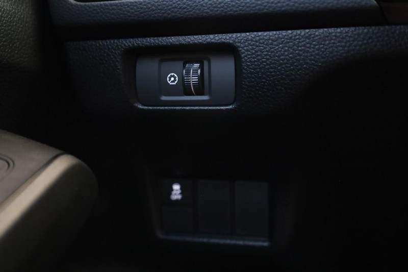 Honda Civic Sedan Hybrid Vehicle Full-screen Gallery Image 18