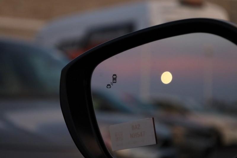 Honda Civic Sedan Hybrid Vehicle Full-screen Gallery Image 19