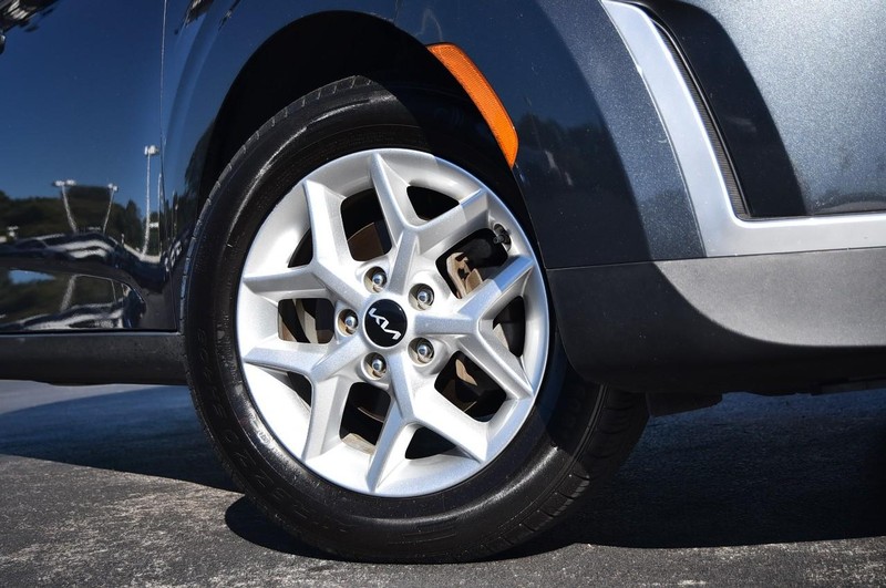 Kia Soul Vehicle Image 03