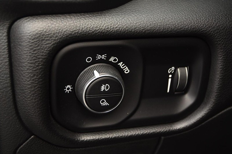 Ram 1500 Vehicle Image 11
