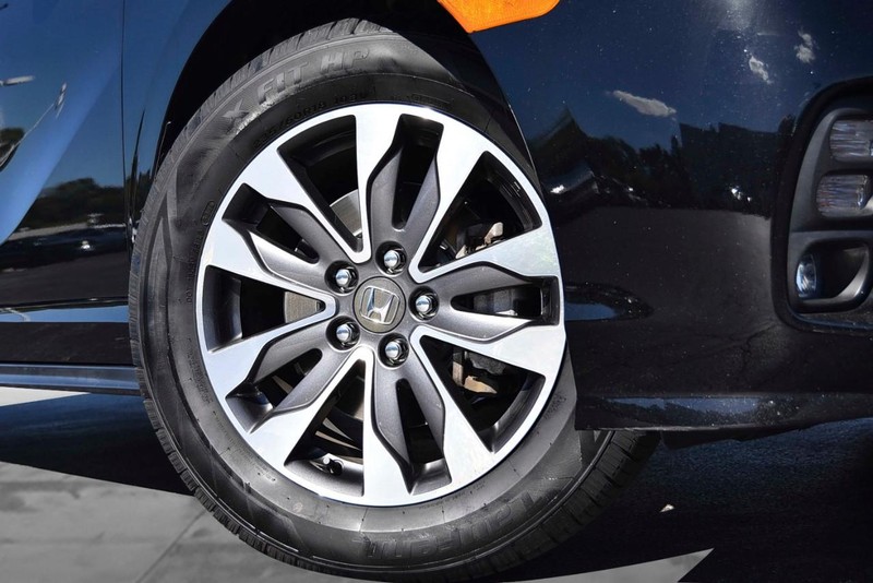 Honda Odyssey Vehicle Full-screen Gallery Image 3