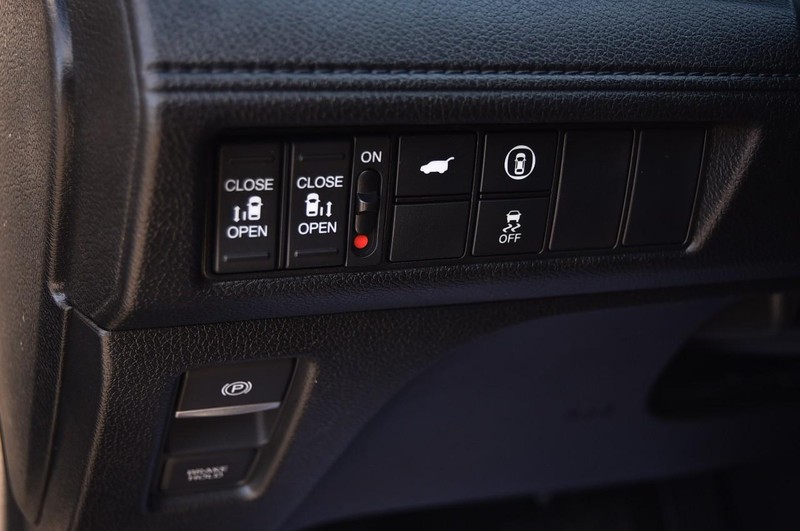 Honda Odyssey Vehicle Full-screen Gallery Image 11