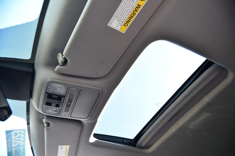 Honda Odyssey Vehicle Full-screen Gallery Image 24