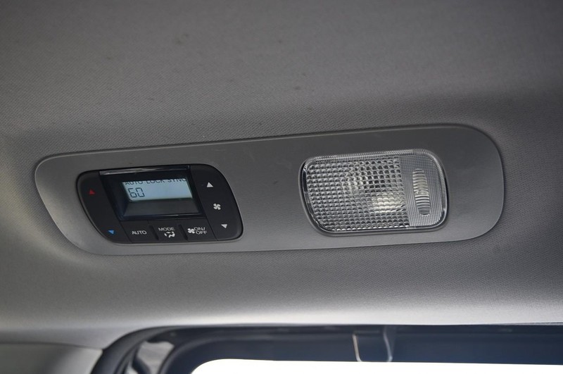 Honda Odyssey Vehicle Full-screen Gallery Image 26