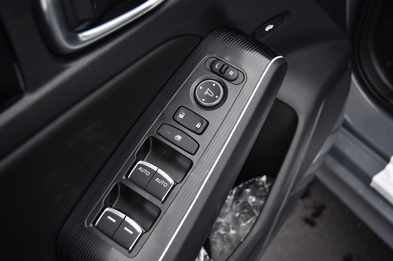 Honda Civic Sedan Hybrid Vehicle Full-screen Gallery Image 8