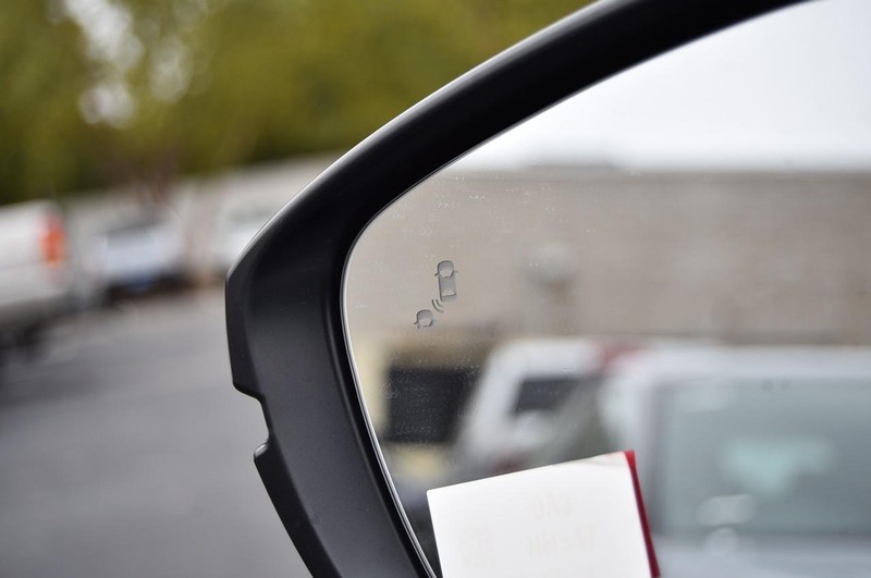 Honda Civic Sedan Hybrid Vehicle Full-screen Gallery Image 10