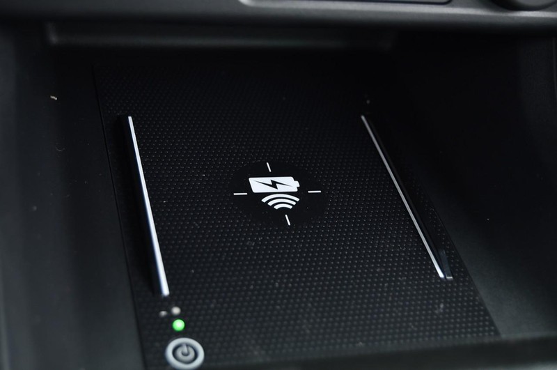 Honda Civic Sedan Hybrid Vehicle Full-screen Gallery Image 18