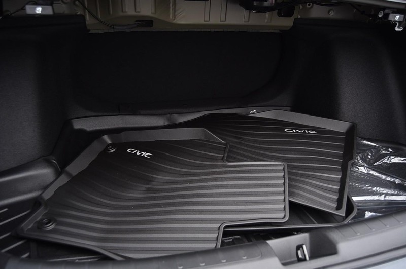 Honda Civic Sedan Hybrid Vehicle Full-screen Gallery Image 26