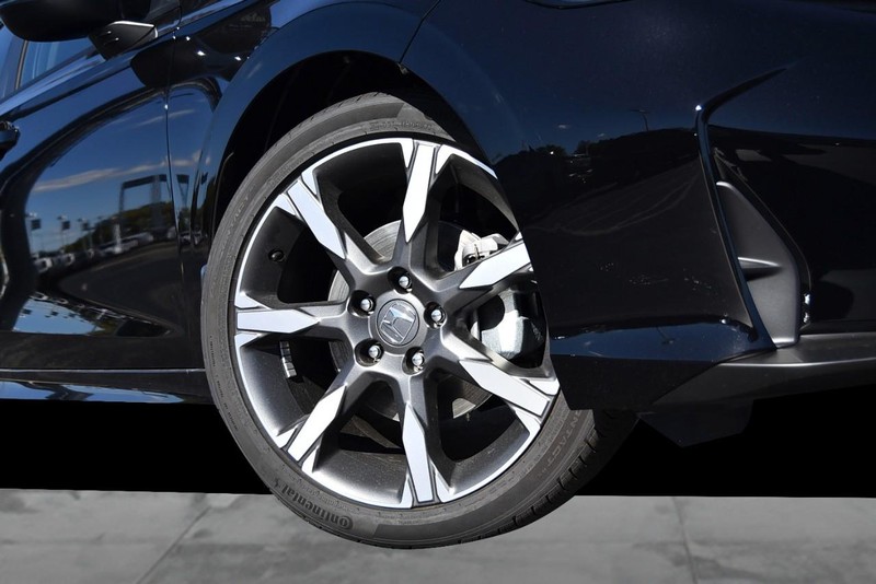 Honda Civic Sedan Hybrid Vehicle Full-screen Gallery Image 3