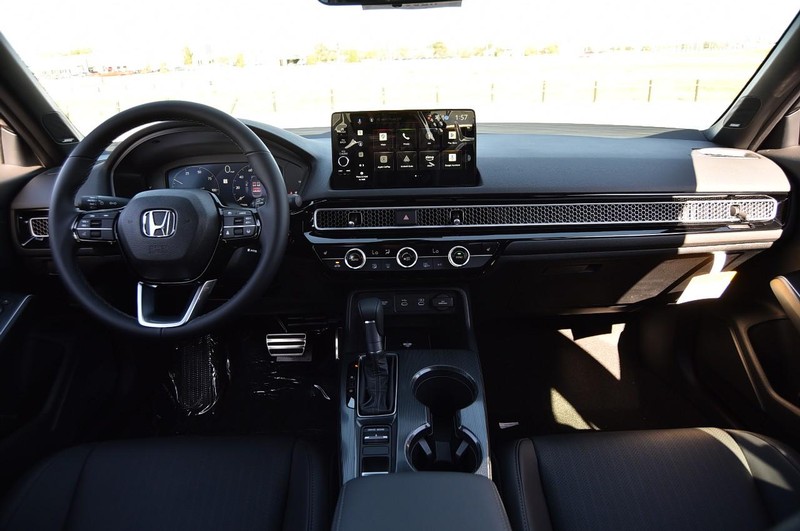 Honda Civic Sedan Hybrid Vehicle Full-screen Gallery Image 7