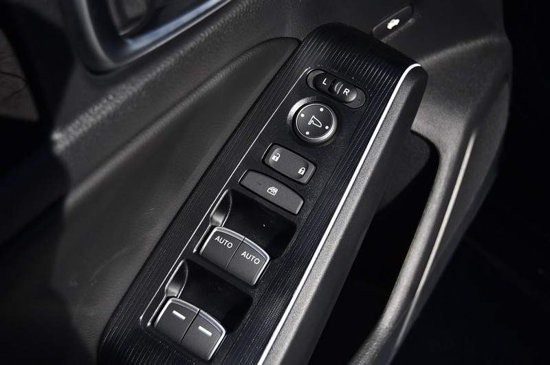 Honda Civic Sedan Hybrid Vehicle Full-screen Gallery Image 8