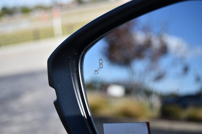 Honda Civic Sedan Hybrid Vehicle Full-screen Gallery Image 10