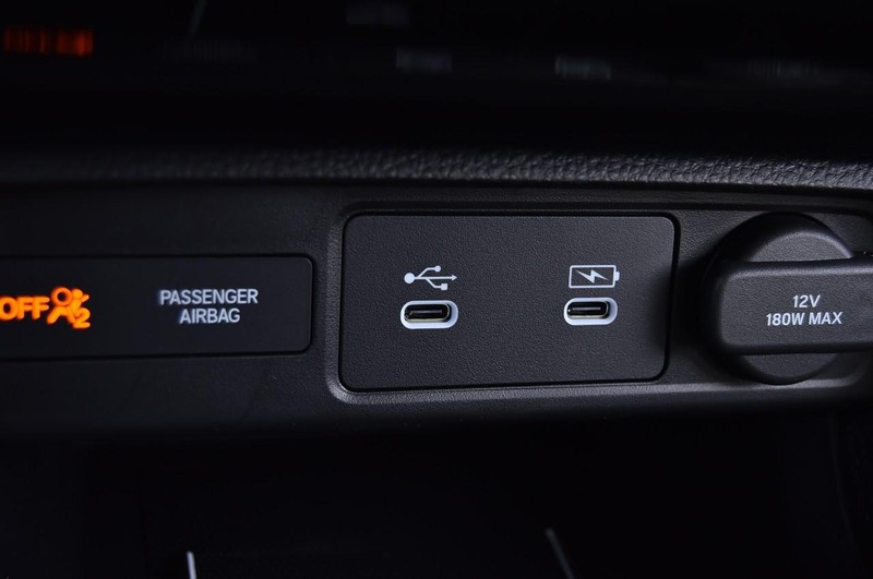 Honda Civic Sedan Hybrid Vehicle Full-screen Gallery Image 17