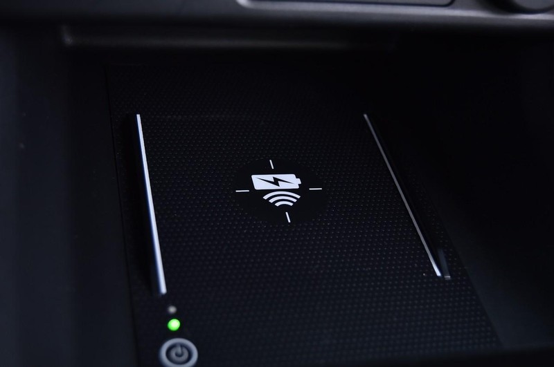 Honda Civic Sedan Hybrid Vehicle Full-screen Gallery Image 18