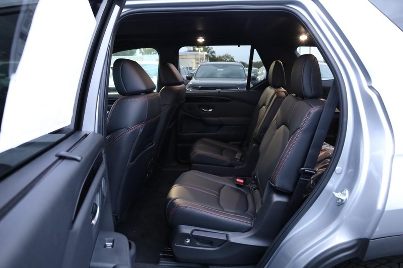 Honda Pilot Vehicle Image 24