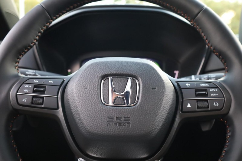 Honda CR-V Hybrid Vehicle Image 10