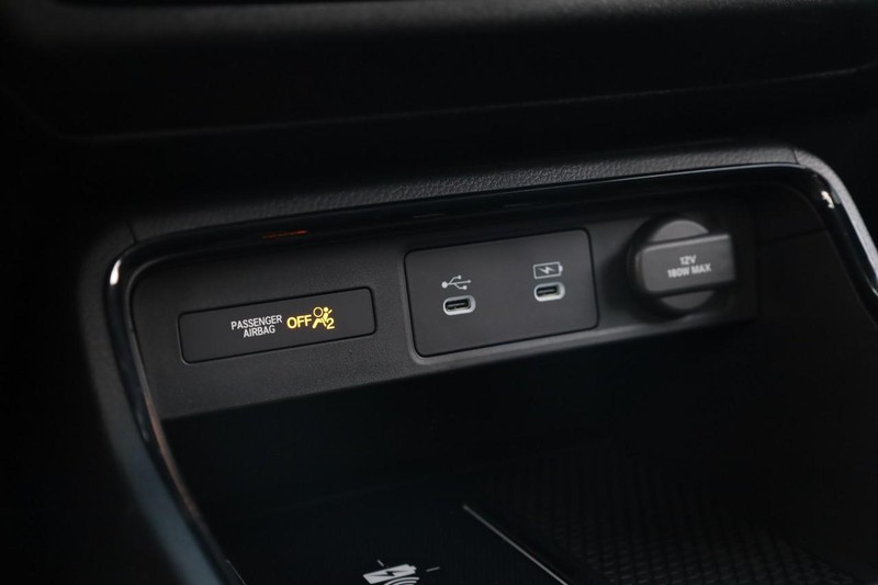 Honda CR-V Hybrid Vehicle Image 15