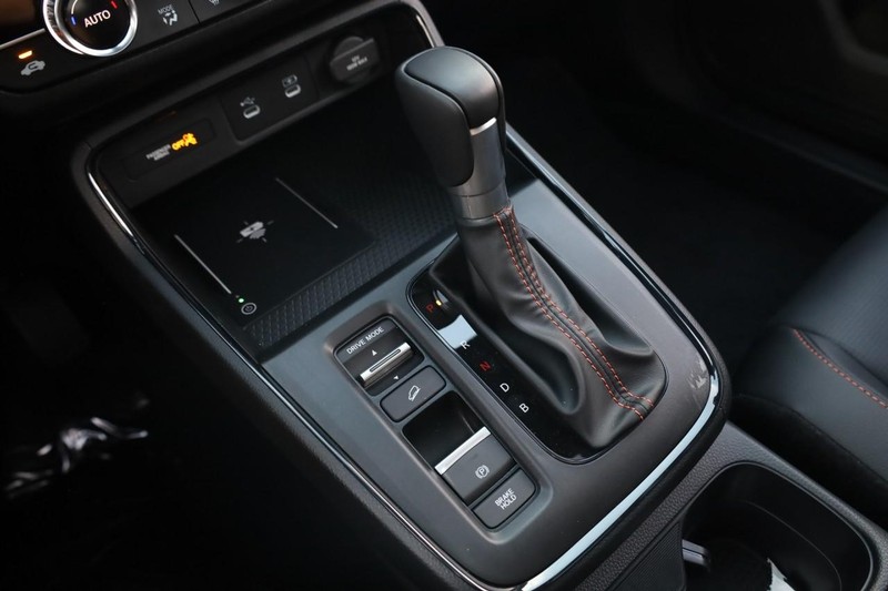 Honda CR-V Hybrid Vehicle Image 16