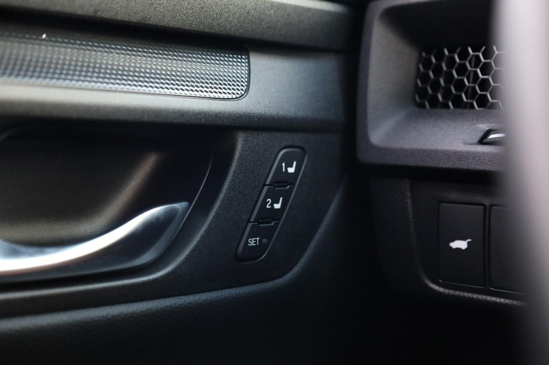 Honda CR-V Hybrid Vehicle Image 20