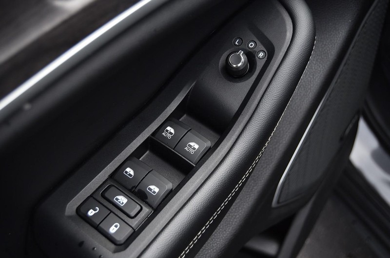 Jeep Grand Cherokee 4xe Vehicle Full-screen Gallery Image 8