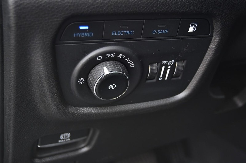 Jeep Grand Cherokee 4xe Vehicle Full-screen Gallery Image 13