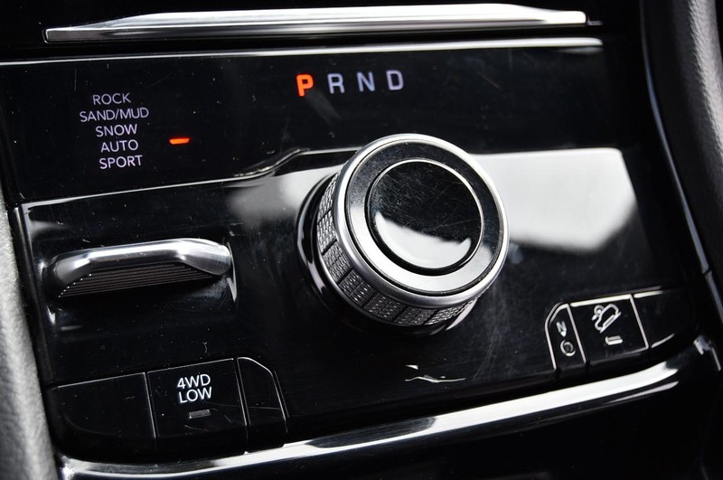 Jeep Grand Cherokee 4xe Vehicle Full-screen Gallery Image 21