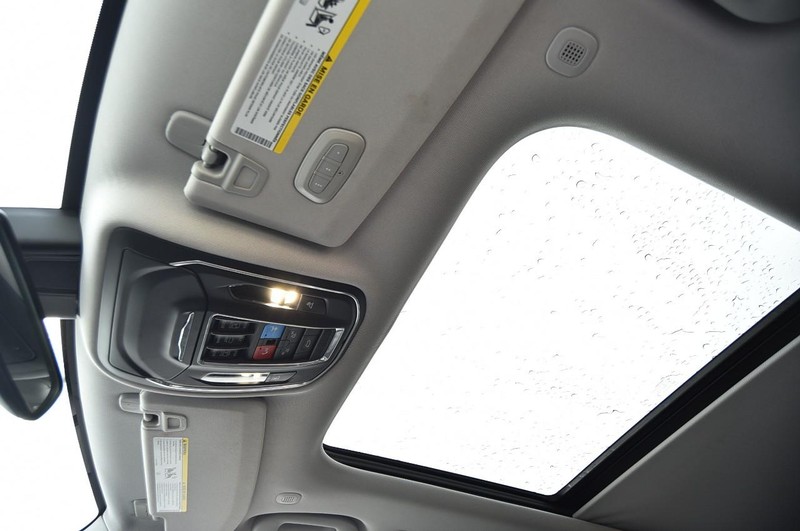 Jeep Grand Cherokee 4xe Vehicle Full-screen Gallery Image 25