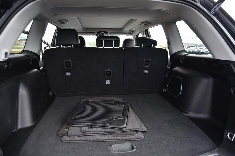 Jeep Grand Cherokee 4xe Vehicle Full-screen Gallery Image 29