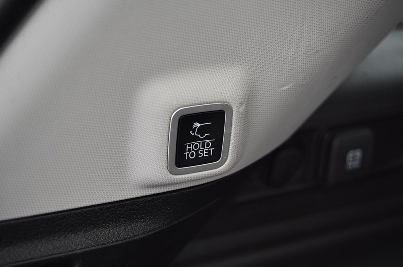 Jeep Grand Cherokee 4xe Vehicle Full-screen Gallery Image 30