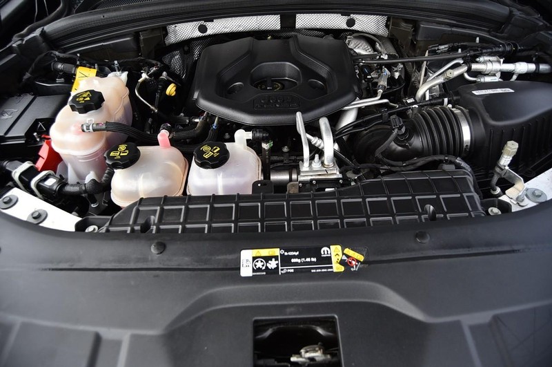 Jeep Grand Cherokee 4xe Vehicle Full-screen Gallery Image 31