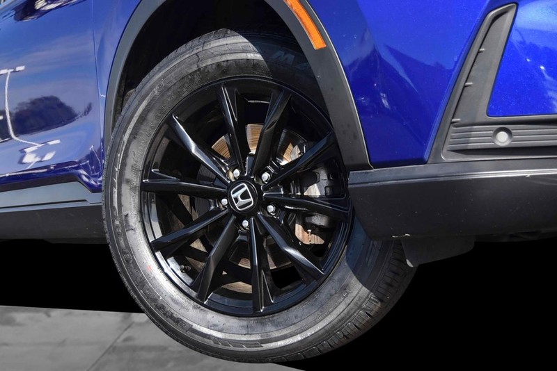 Honda CR-V Hybrid Vehicle Image 03