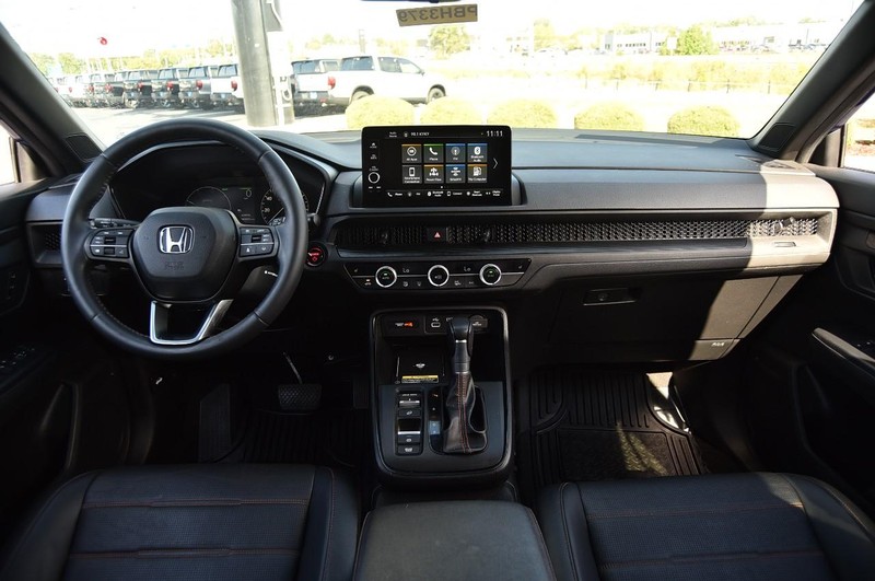 Honda CR-V Hybrid Vehicle Image 07