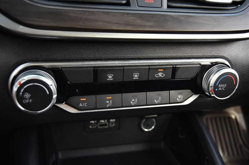 Nissan Altima Vehicle Image 14