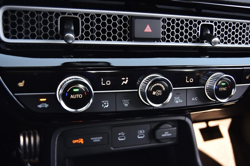 Honda Civic Sedan Hybrid Vehicle Image 16