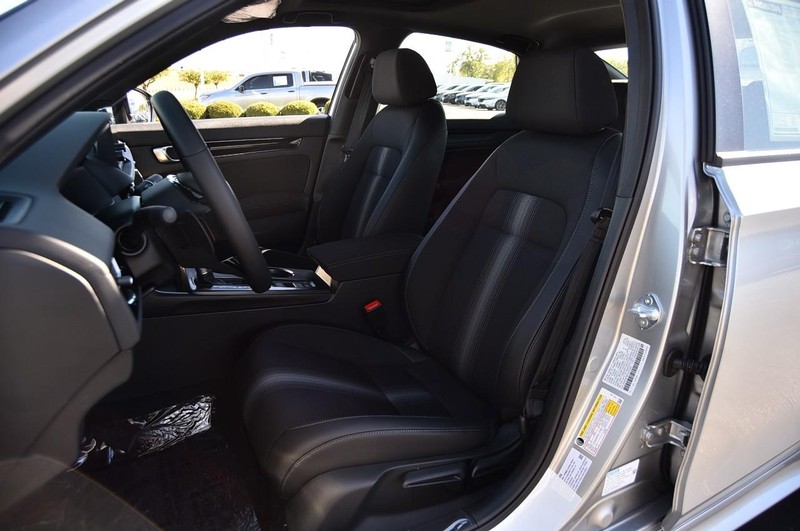 Honda Civic Sedan Hybrid Vehicle Image 21