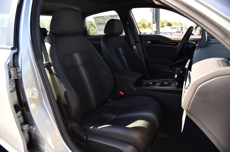 Honda Civic Sedan Hybrid Vehicle Image 22