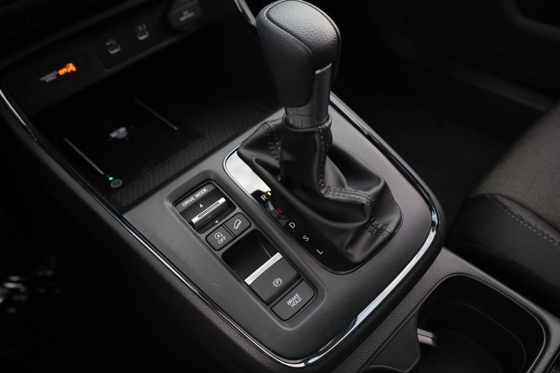 Honda CR-V Vehicle Image 16