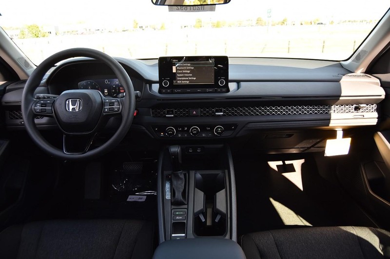 Honda Accord Sedan Vehicle Image 07