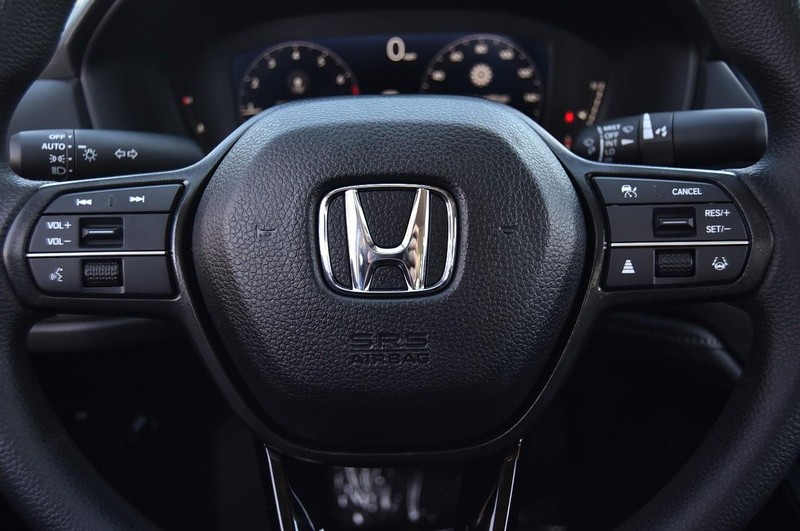 Honda Accord Sedan Vehicle Image 18