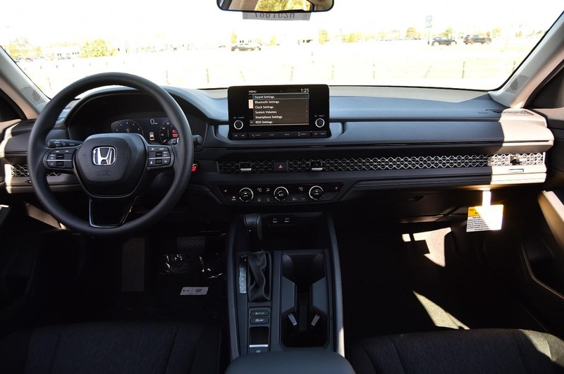 Honda Accord Sedan Vehicle Image 07