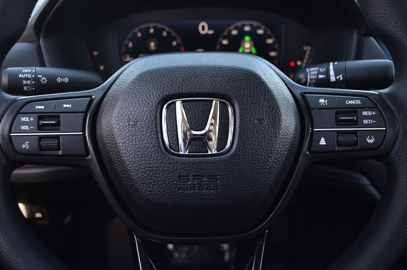 Honda Accord Sedan Vehicle Image 18