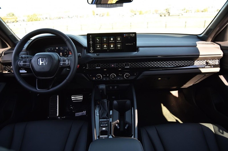 Honda Accord Hybrid Vehicle Image 07