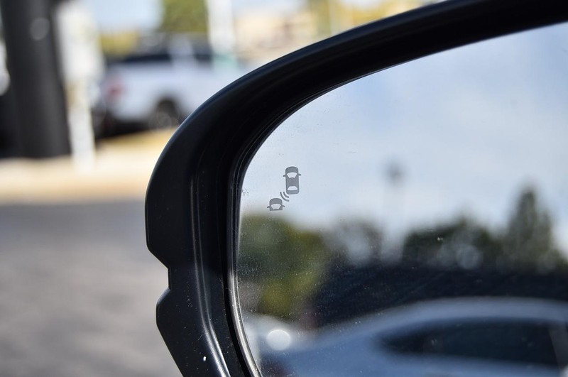 Honda CR-V Vehicle Image 09