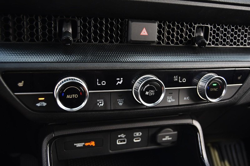 Honda CR-V Vehicle Image 16